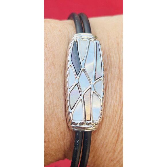Lia Sophia Mother of Pearl Abalone Shell Bracelet Black Cord 7.25” Mosaic Inlay - Picture 3 of 6